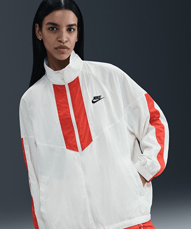 Женская куртка Nike Sportswear Windrunner Oversized для бега