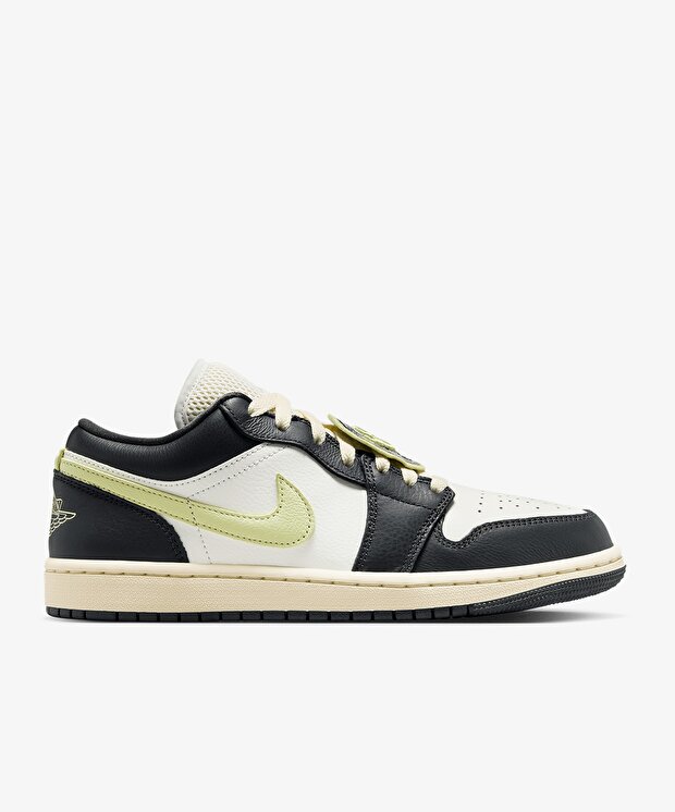 Женские кроссовки Jordan Air 1 Low SE