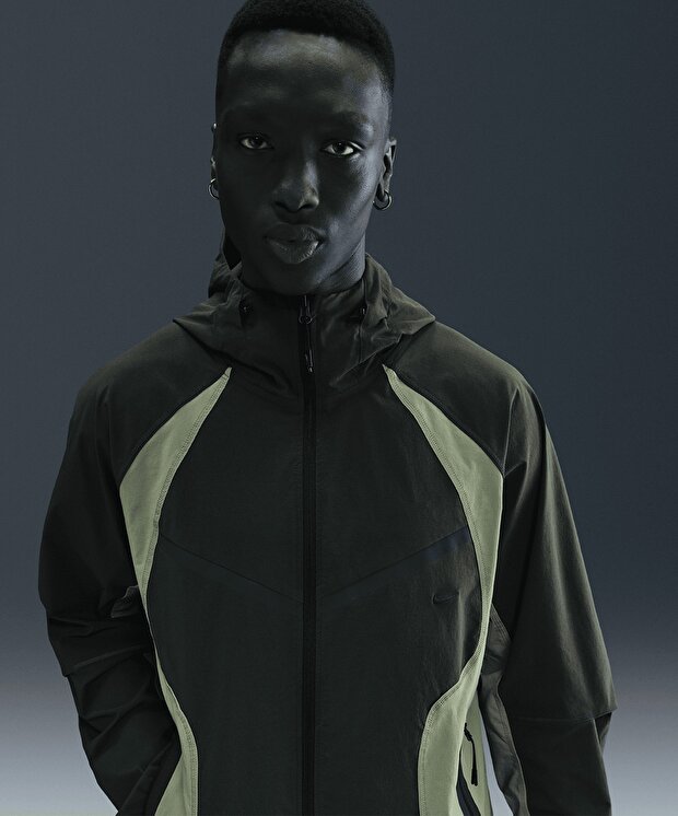Мужская куртка Nike Tech Dri-FIT Woven Color-Block Windrunner Loose для бега