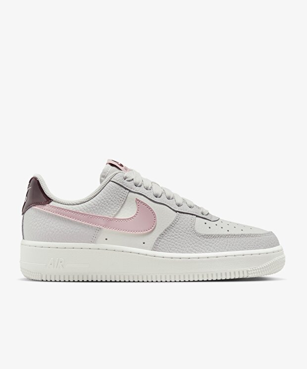 Женские кроссовки Nike Air Force 1 '07