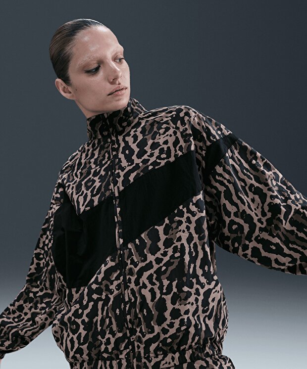 Женская куртка Nike Sportswear Woven Printed