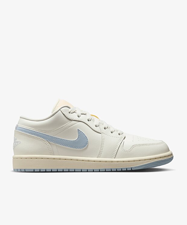 Женские кроссовки Jordan Air 1 Low